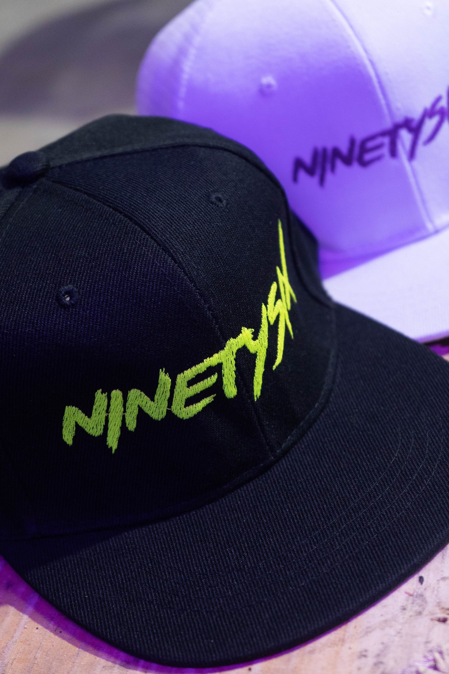 SNAPBACK CAP